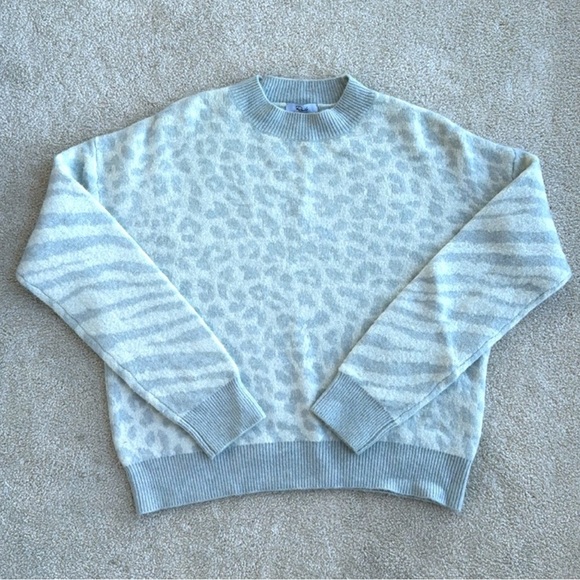 Rails Men's Cream and Gray Animal Print Crewneck Sweater